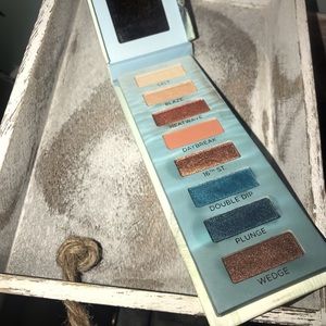 ~SOLD~ Urban Decay’s “Beached” eyeshadow palette